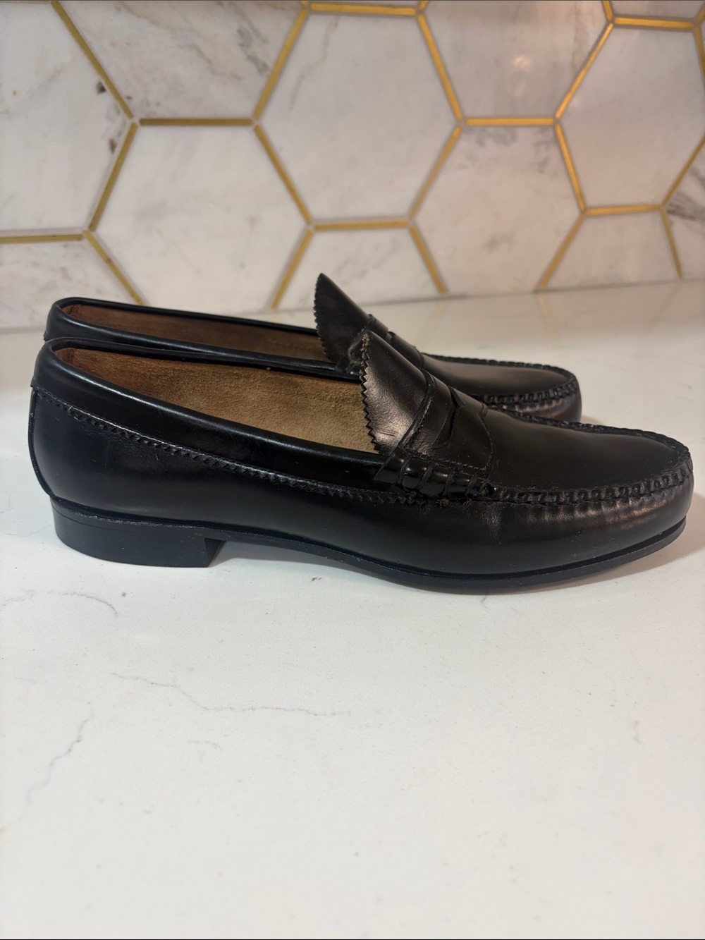 G.H. Bass Weejuns Black Leather Penny Loafers Women’s 9.5 C | Fits US 10
